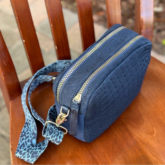 Stella & Dot Crush it Camera Bag - Dark Blue - Picture 9 of 15